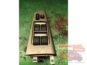 Gebruikte Ruit schakelaar elektrisch Toyota Corolla Wagon (E12) 2.0 D-4D 16V 115 Prijs € 40,00 Margeregeling aangeboden door Autorecycling Chino B.V.