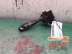 Gebruikte Pinker Schakelaar Toyota Corolla Wagon (E12) 2.0 D-4D 16V 115 Prijs € 35,00 Margeregeling aangeboden door Autorecycling Chino B.V.