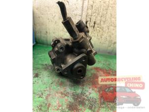 Gebruikte Stuurpomp Alfa Romeo 147 (937) 1.6 HP Twin Spark 16V Prijs € 35,00 Margeregeling aangeboden door Autorecycling Chino B.V.