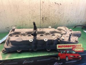 Gebruikte Kleppendeksel Renault Megane III Berline (BZ) 1.4 16V TCe 130 Prijs € 75,00 Margeregeling aangeboden door Autorecycling Chino B.V.
