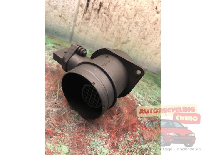 Gebruikte Luchtmassameter Volkswagen Touran (1T1/T2) 1.9 TDI 105 Prijs € 25,00 Margeregeling aangeboden door Autorecycling Chino B.V.