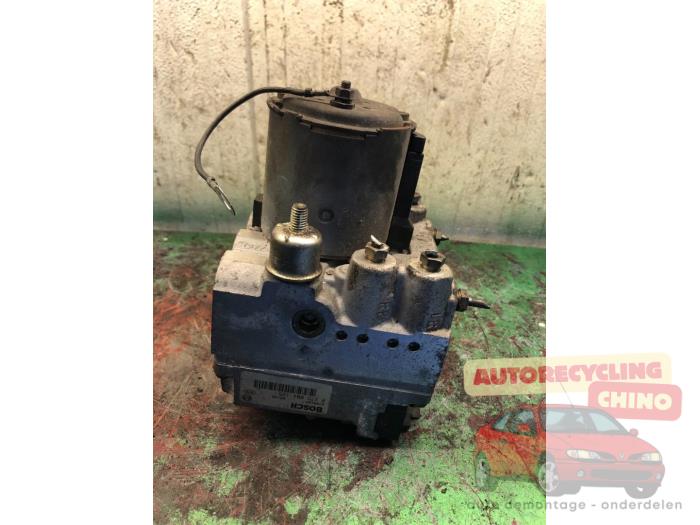 Gebruikte ABS Pomp Volvo V40 (VW) 2.0 16V Prijs € 75,00 Margeregeling aangeboden door Autorecycling Chino B.V.