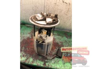Gebruikte Benzinepomp Fiat Grande Punto (199) 1.4 Prijs € 50,00 Margeregeling aangeboden door Autorecycling Chino B.V.