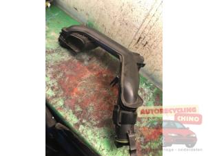 Gebruikte Intercooler Buis Audi A1 Sportback (8XA/8XF) 1.0 TFSI Ultra 12V Prijs € 40,00 Margeregeling aangeboden door Autorecycling Chino B.V.