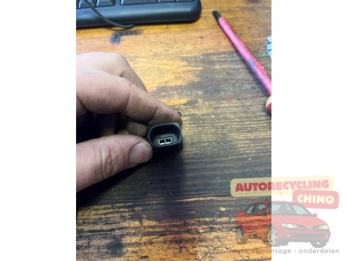 Pingelsensor van een Volkswagen Polo V (6R) 1.2 TDI 12V BlueMotion 2011