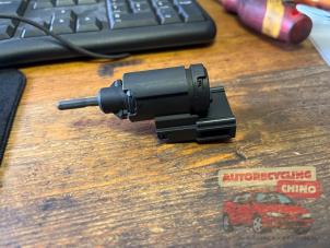 Gebruikte Remlicht Schakelaar Volkswagen Fox (5Z) 1.4 16V Prijs € 10,00 Margeregeling aangeboden door Autorecycling Chino B.V.