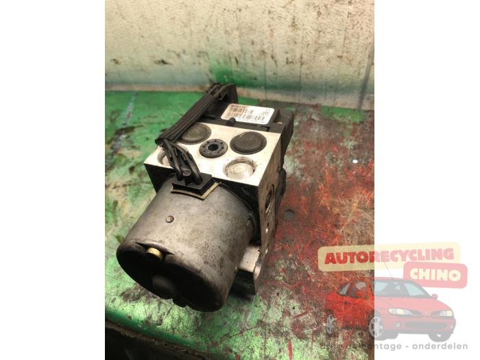 Gebruikte ABS Pomp Renault Megane (BA) 1.6 16V Prijs € 75,00 Margeregeling aangeboden door Autorecycling Chino B.V.