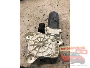 Gebruikte Motor electrisch raam Mercedes E Combi (S211) 3.5 E-350 V6 24V Prijs € 25,00 Margeregeling aangeboden door Autorecycling Chino B.V.