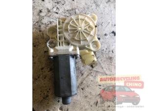 Gebruikte Motor electrisch raam Mercedes E Combi (S211) 3.5 E-350 V6 24V Prijs € 35,00 Margeregeling aangeboden door Autorecycling Chino B.V.