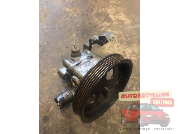 Gebruikte Pomp Servo Mitsubishi Eclipse Spyder (D5) 2.4 RS 16V Prijs € 50,00 Margeregeling aangeboden door Autorecycling Chino B.V.