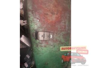 Gebruikte Airco Schakelaar Honda Civic (EP/EU) 1.4 16V Prijs € 25,00 Margeregeling aangeboden door Autorecycling Chino B.V.