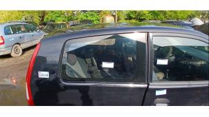 Gebruikte Ruit Extra 2Deurs rechts-achter Daihatsu Cuore (L251/271/276) 1.0 12V DVVT Prijs € 50,00 Margeregeling aangeboden door Autorecycling Bart