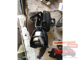 Gebruikte G-lader Volvo S40 (MS) 1.6 D 16V Prijs € 150,00 Margeregeling aangeboden door Autorecycling Chino B.V.