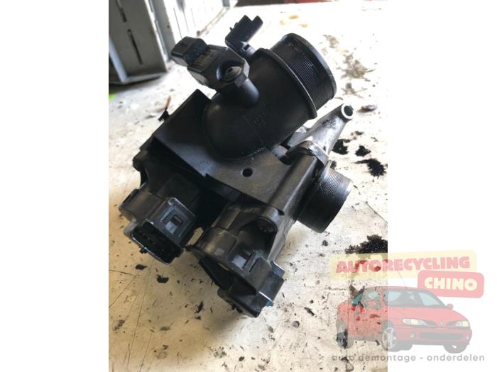 Gasklephuis van een Volvo S40 (MS) 1.6 D 16V 2006