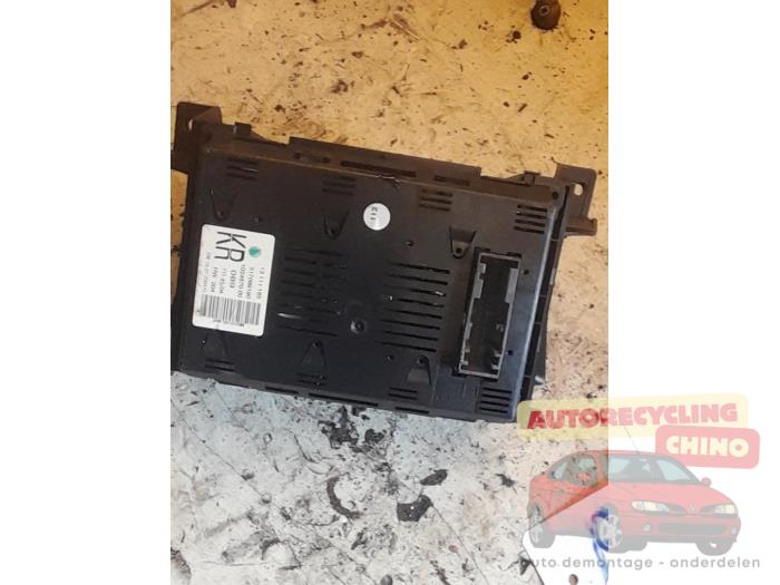 Display Interieur van een Opel Astra H (L48) 1.4 16V Twinport 2005