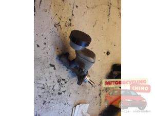 Gebruikte Hoofdremcilinder Daihatsu Cuore (L251/271/276) 1.0 12V DVVT Prijs € 25,00 Margeregeling aangeboden door Autorecycling Chino B.V.