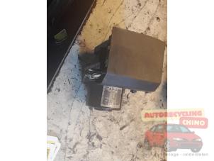 Gebruikte ABS Pomp Ford Fiesta 5 (JD/JH) 1.3 Prijs € 100,00 Margeregeling aangeboden door Autorecycling Chino B.V.