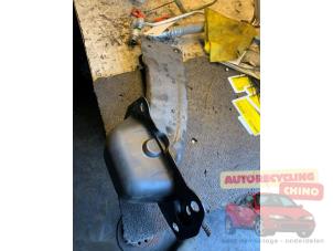 Gebruikte Draagarm links-achter Audi Q3 (8UB/8UG) 2.0 16V TFSI 170 Quattro Prijs € 40,00 Margeregeling aangeboden door Autorecycling Chino B.V.