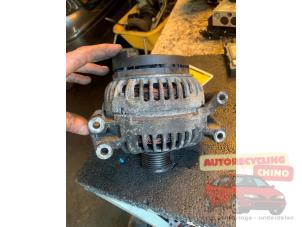 Gebruikte Dynamo Mercedes C Combi (S203) 2.2 C-220 CDI 16V Prijs € 90,00 Margeregeling aangeboden door Autorecycling Chino B.V.