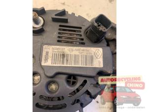 Gebruikte Dynamo Renault Clio II (BB/CB) 1.2 16V Prijs € 35,00 Margeregeling aangeboden door Autorecycling Chino B.V.