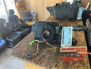 Gebruikte Combischakelaar Stuurkolom Peugeot 207/207+ (WA/WC/WM) 1.4 16V Prijs € 30,00 Margeregeling aangeboden door Autorecycling Chino B.V.