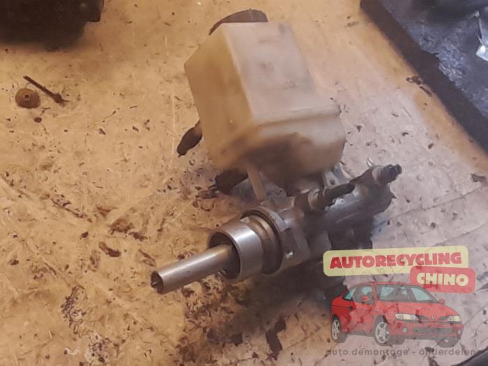 Gebruikte Hoofdremcilinder Citroen C5 II Break (RE) 2.0 16V Prijs € 25,00 Margeregeling aangeboden door Autorecycling Chino B.V.