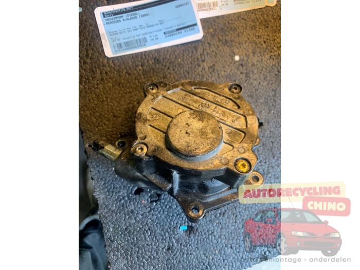 Gebruikte Vacuumpomp (Diesel) Mercedes R (W251) 3.0 280 CDI 24V Prijs € 30,00 Margeregeling aangeboden door Autorecycling Chino B.V.