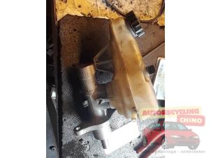 Gebruikte Hoofdremcilinder Peugeot Expert (G9) 1.6 HDi 90 Prijs € 30,00 Margeregeling aangeboden door Autorecycling Chino B.V.