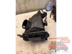 Gebruikte Luchtfilterhuis Nissan Qashqai (J10) 1.6 16V Prijs € 25,00 Margeregeling aangeboden door Autorecycling Chino B.V.