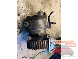 Gebruikte Hogedrukpomp Renault Clio III (BR/CR) 1.5 dCi FAP Prijs € 140,00 Margeregeling aangeboden door Autorecycling Chino B.V.