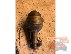 Gebruikte Oliefilterhuis Volkswagen Polo V (6R) 1.2 12V BlueMotion Technology Prijs € 30,00 Margeregeling aangeboden door Autorecycling Chino B.V.