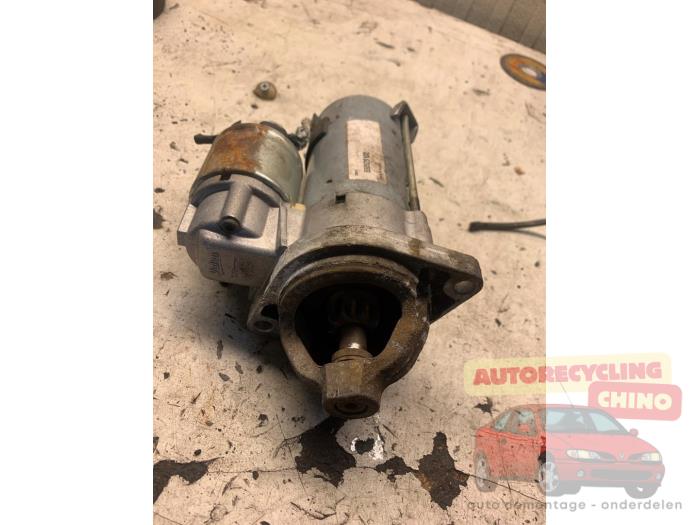 Startmotor van een Mercedes-Benz B (W245) 2.0 B-200 16V Turbo 2005