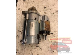 Startmotor van een Mercedes-Benz B (W245) 2.0 B-200 16V Turbo 2005