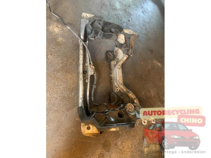 Gebruikte Subframe Mercedes C Combi (S203) 3.0 C-320 CDI V6 24V Prijs € 100,00 Margeregeling aangeboden door Autorecycling Chino B.V.