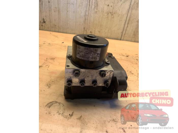 Gebruikte ABS Pomp Mercedes C Combi (S203) 3.0 C-320 CDI V6 24V Prijs € 110,00 Margeregeling aangeboden door Autorecycling Chino B.V.