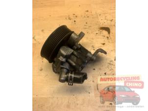 Gebruikte Servopomp Mercedes C Combi (S203) 3.0 C-320 CDI V6 24V Prijs € 50,00 Margeregeling aangeboden door Autorecycling Chino B.V.