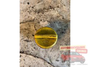 Gebruikte Oliedop Opel Agila (A) 1.2 16V Prijs € 10,00 Margeregeling aangeboden door Autorecycling Chino B.V.