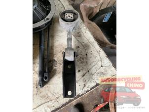 Gebruikte Motorsteun Audi A1 Sportback (8XA/8XF) 1.4 TDI Ultra 12V Prijs € 25,00 Margeregeling aangeboden door Autorecycling Chino B.V.