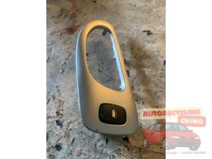 Gebruikte Raam schakelaar elektrisch Peugeot 307 Break (3E) 1.6 16V Prijs € 10,00 Margeregeling aangeboden door Autorecycling Chino B.V.