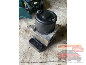 Gebruikte ABS Pomp Kia Carnival 2 (FIB/FLD) 2.5 V6 24V Prijs € 75,00 Margeregeling aangeboden door Autorecycling Chino B.V.