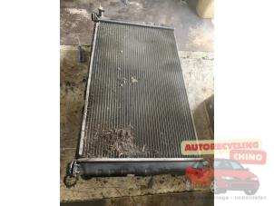 Gebruikte Radiateur Kia Carnival 2 (FIB/FLD) 2.5 V6 24V Prijs € 50,00 Margeregeling aangeboden door Autorecycling Chino B.V.