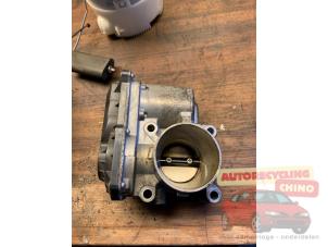 Gebruikte Gasklephuis Renault Twingo II (CN) 1.2 Prijs € 50,00 Margeregeling aangeboden door Autorecycling Chino B.V.