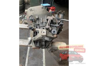 Gebruikte Versnellingsbak Ford Focus 2 C+C 2.0 16V Prijs € 250,00 Margeregeling aangeboden door Autorecycling Chino B.V.