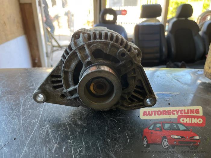 Gebruikte Dynamo Nissan Micra (K11) 1.0 L,LX 16V Prijs € 30,00 Margeregeling aangeboden door Autorecycling Chino B.V.