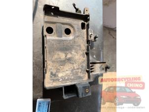 Gebruikte Accubak Mitsubishi Colt (Z2/Z3) 1.3 16V Prijs € 25,00 Margeregeling aangeboden door Autorecycling Chino B.V.