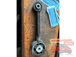 Gebruikte Motorsteun Mitsubishi Colt (Z2/Z3) 1.3 16V Prijs € 20,00 Margeregeling aangeboden door Autorecycling Chino B.V.