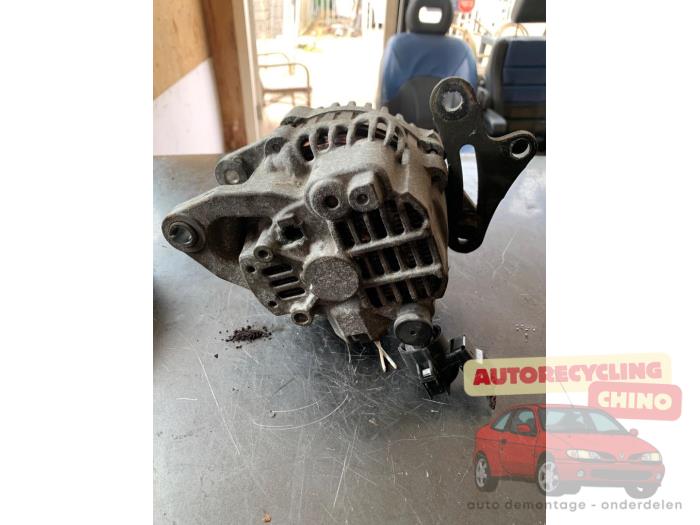 Gebruikte Dynamo Mazda 323 (BA12) 1.3i 16V Prijs € 35,00 Margeregeling aangeboden door Autorecycling Chino B.V.