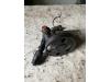 Stuurbekrachtiging Pomp van een Mazda 323 (BA12) 1.3i 16V 1996
