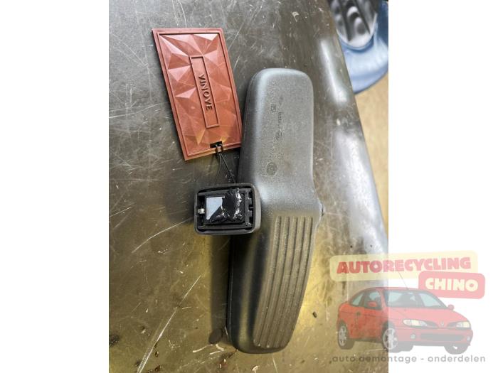 Binnenspiegel van een Opel Corsa D 1.2 16V 2013