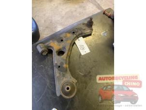 Gebruikte Draagarm rechts-voor Opel Corsa D 1.2 16V Prijs € 35,00 Margeregeling aangeboden door Autorecycling Chino B.V.